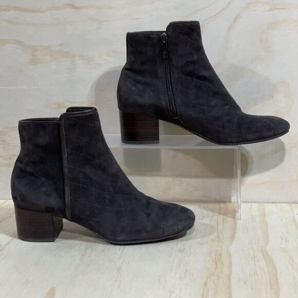 Donald J. Pliner Camie Brown Ankle Booties Sleek Suede Leather Shoes Women 8 - Picture 1 of 10